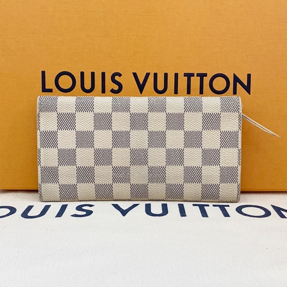 💞✨GORGEOUS✨💞 Louis Vuitton Emilie Wallet Auth! - Picture 3 of 9